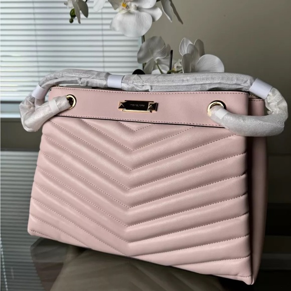 NWT Michael Kors Whitney Quilted MD Chain Shoulder Tote Blush Pink MSRP$628 - Picture 1 of 8